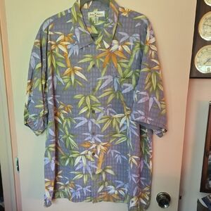 Tommy Bahama Gray and Green Casual Button Down Shirt